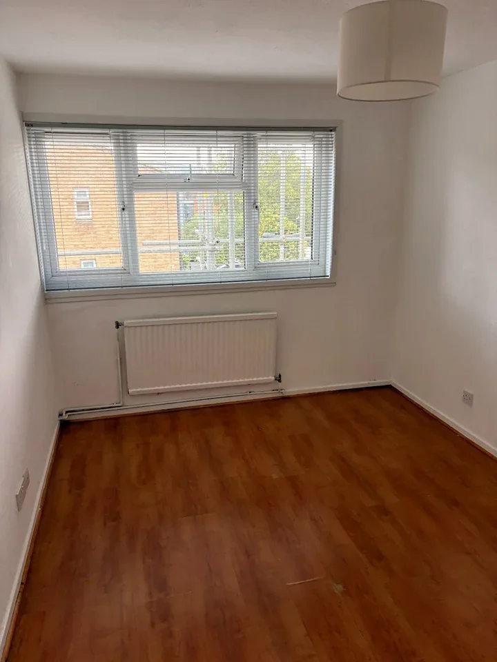 Flat Hamilton Close in Greater London