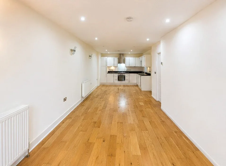 Flat Ealing Green in Greater London