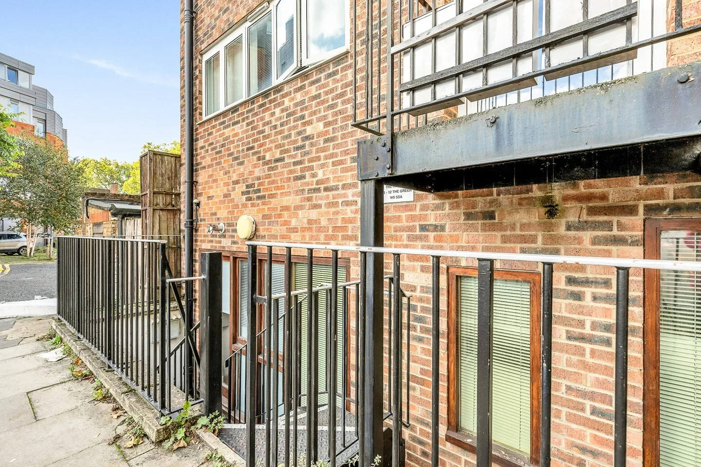 Flat Ealing Green in Greater London
