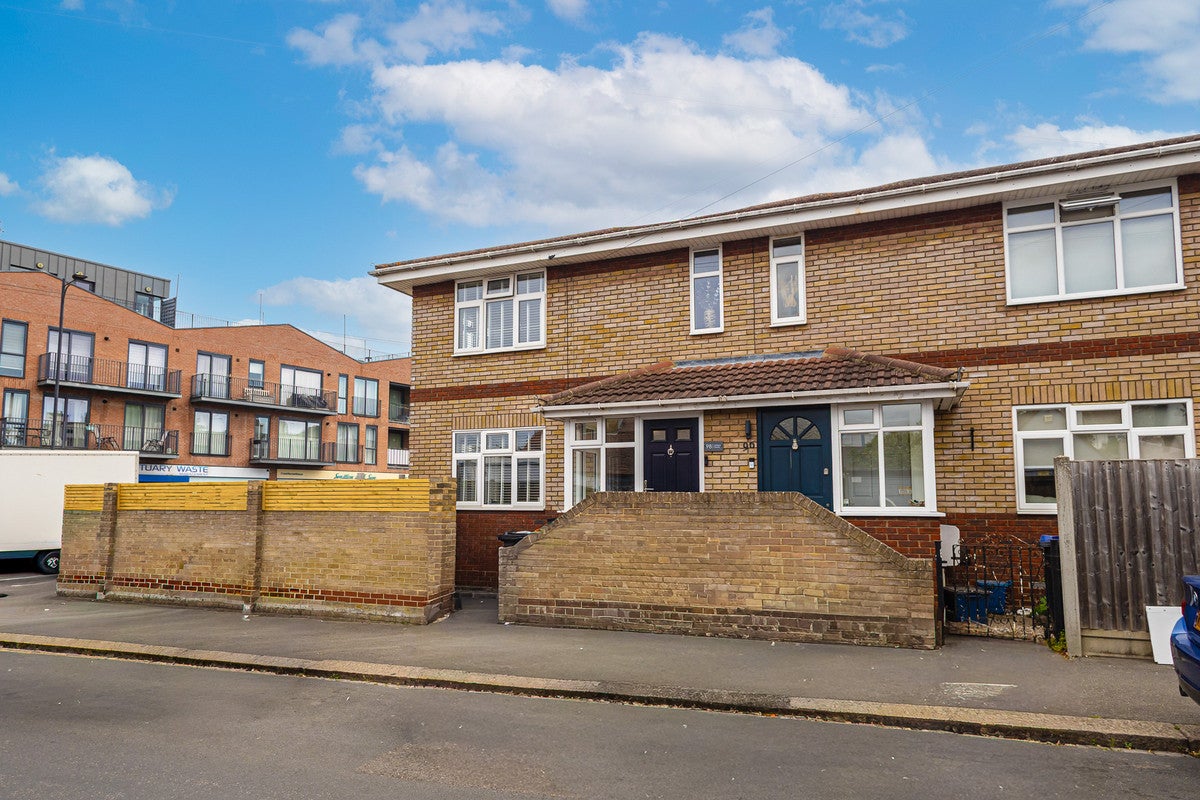 House Marine Avenue in Southend-on-Sea