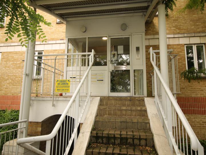 Flat Worgan Street in Greater London