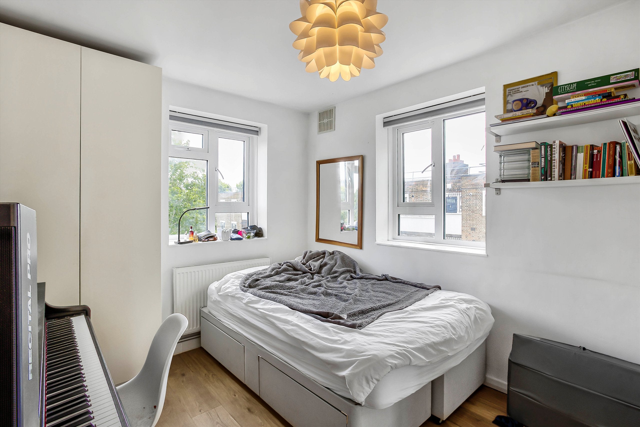 Flat Sulivan Court in Greater London