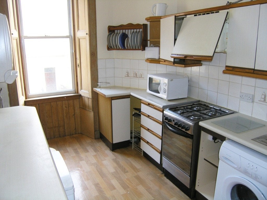 Flat Caledonian Place in City of Edinburgh