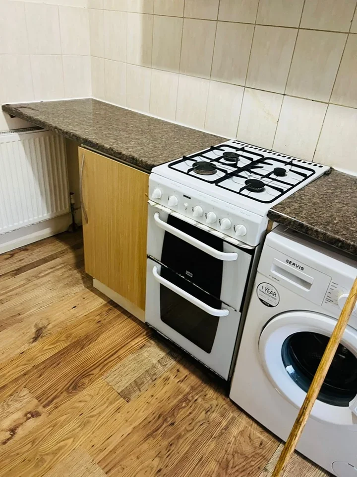 Flat Barking Road in Greater London