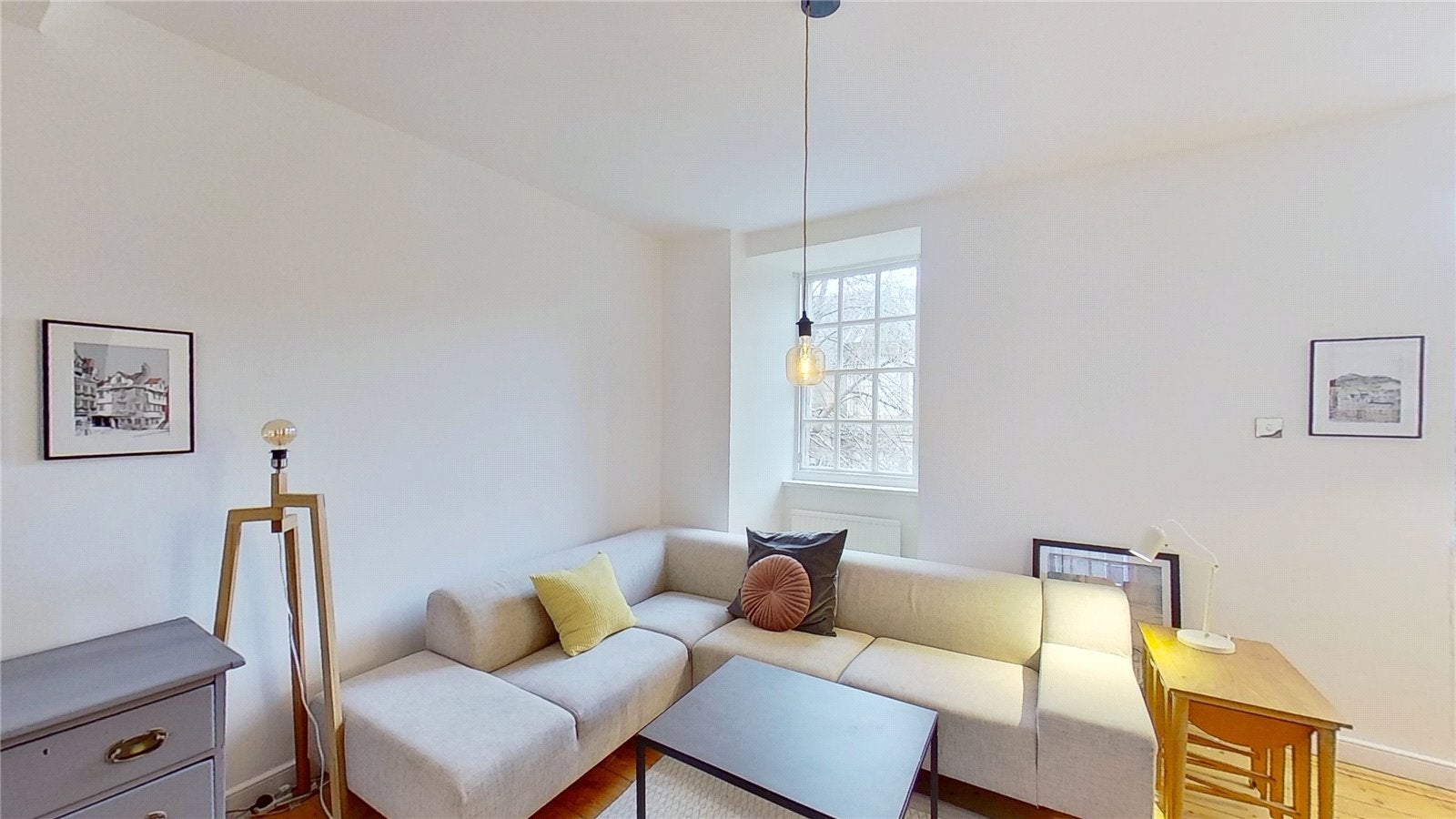 Flat New Skinner's Close in City of Edinburgh