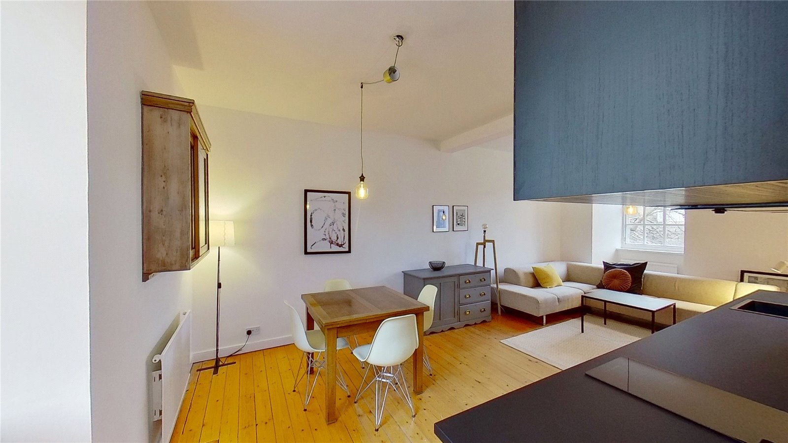 Flat New Skinner's Close in City of Edinburgh