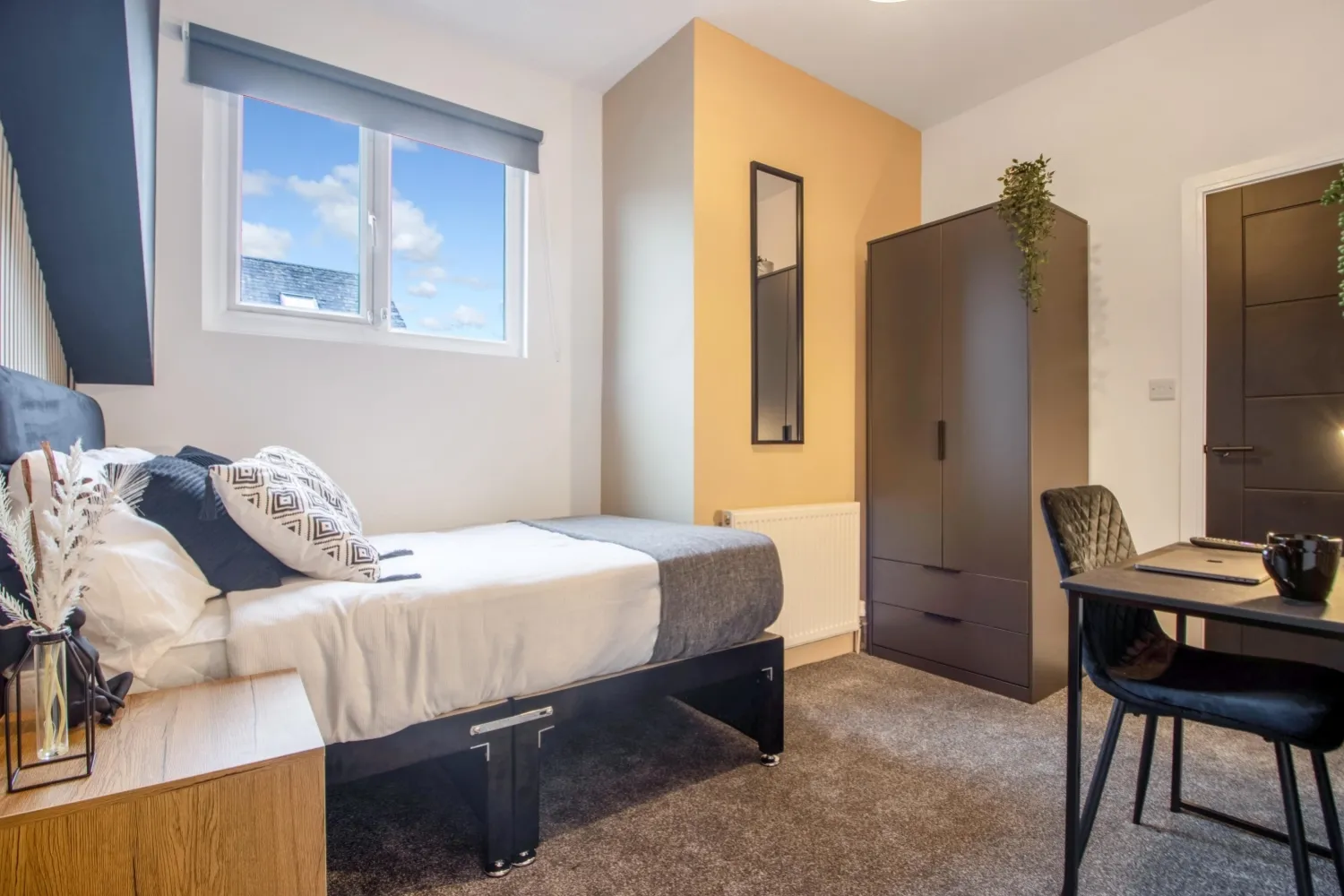 Room Chilwell Road in Nottingham