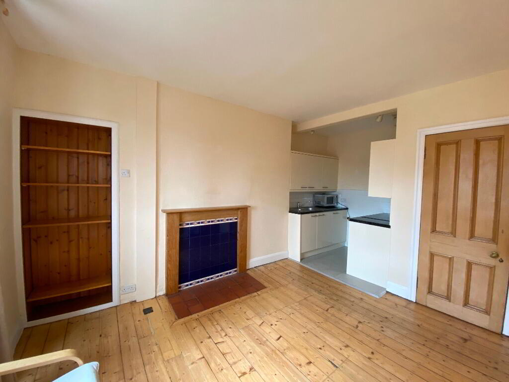 Flat New Mart Road in City of Edinburgh