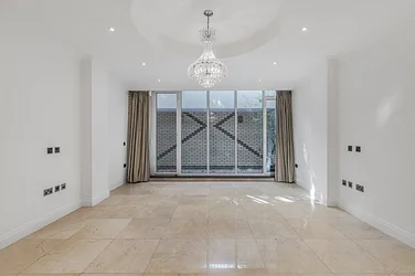 Flat St Mary Abbots Terrace in Greater London