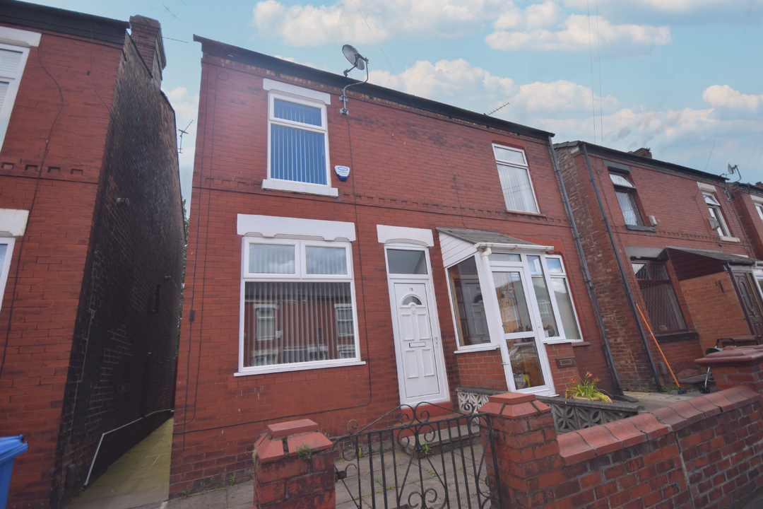 House Petersburg Road in Cheadle Hulme
