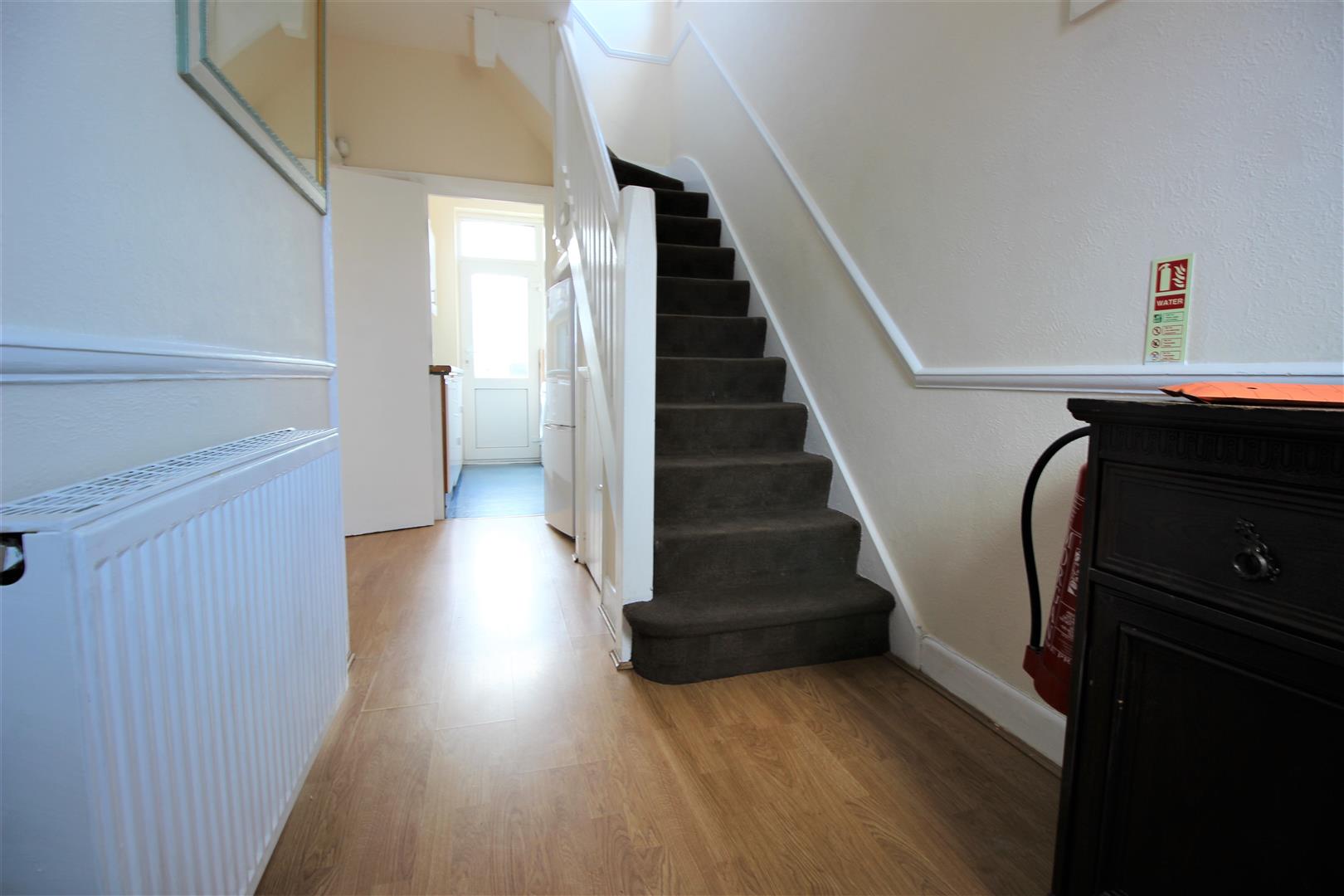 House Dellfield Crescent in Greater London