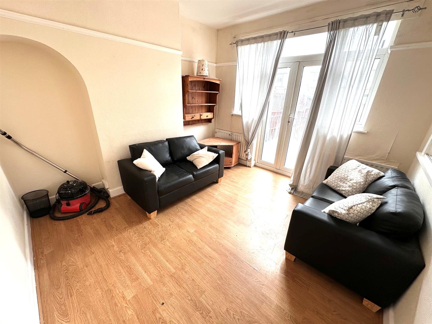 Room Dellfield Crescent in Greater London