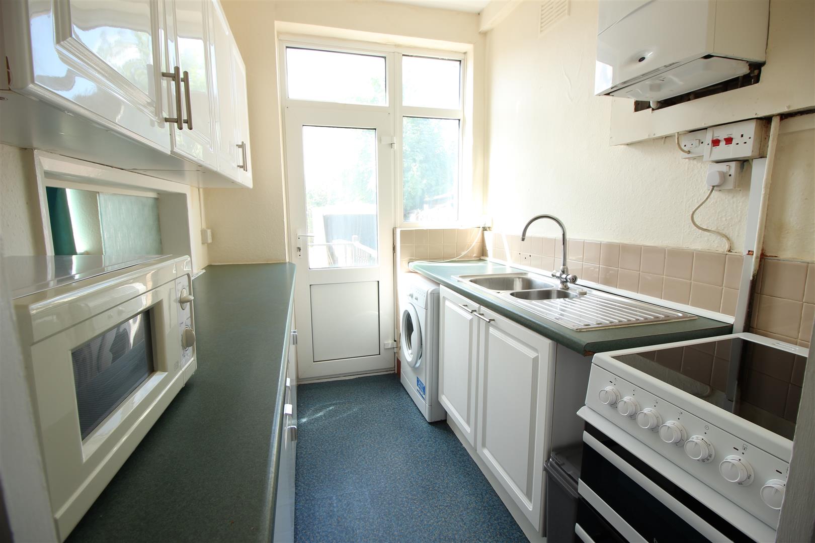 House Dellfield Crescent in Greater London