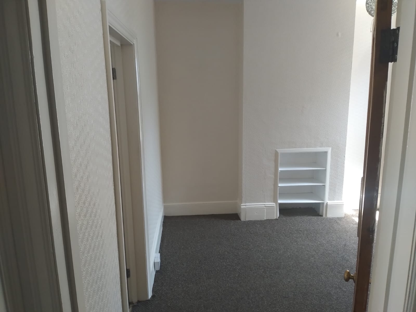 Flat Greenside Road in Greater London