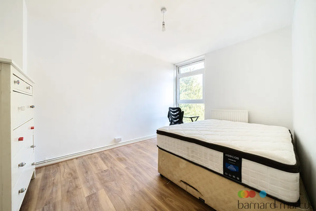 House Bolingbroke Walk in Greater London