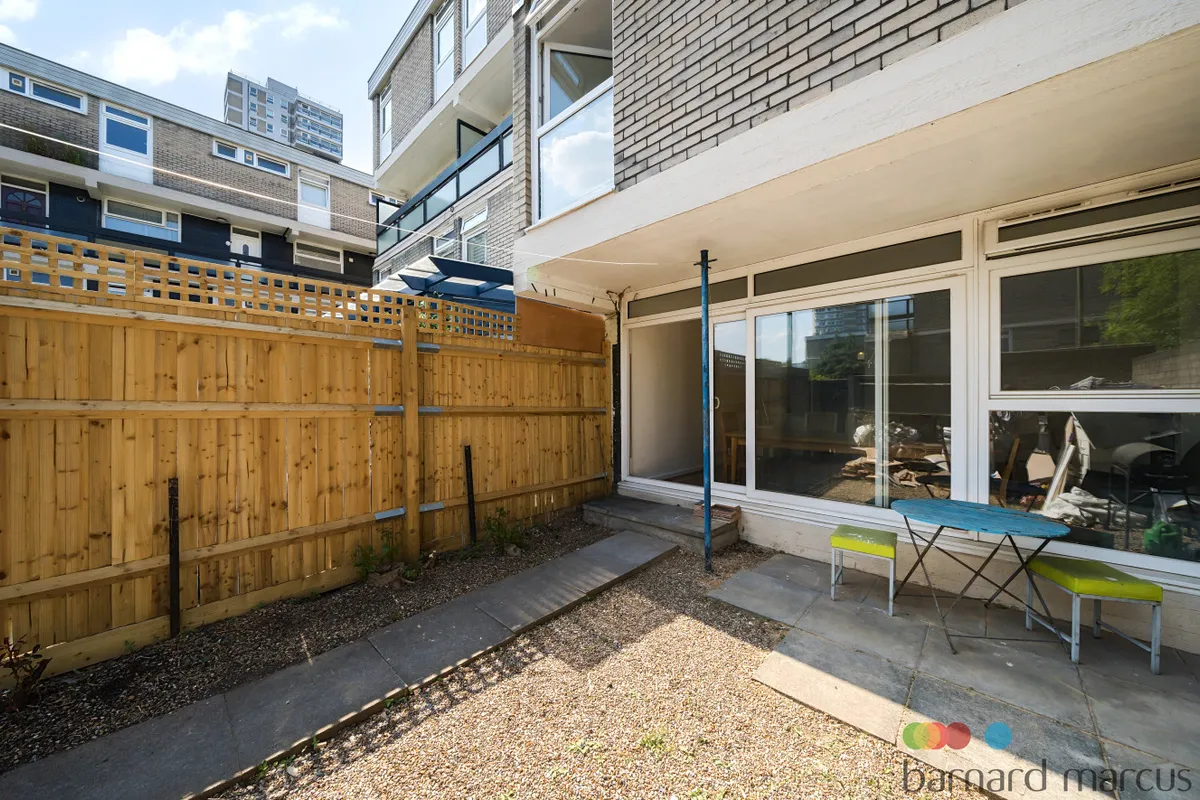 House Bolingbroke Walk in Greater London