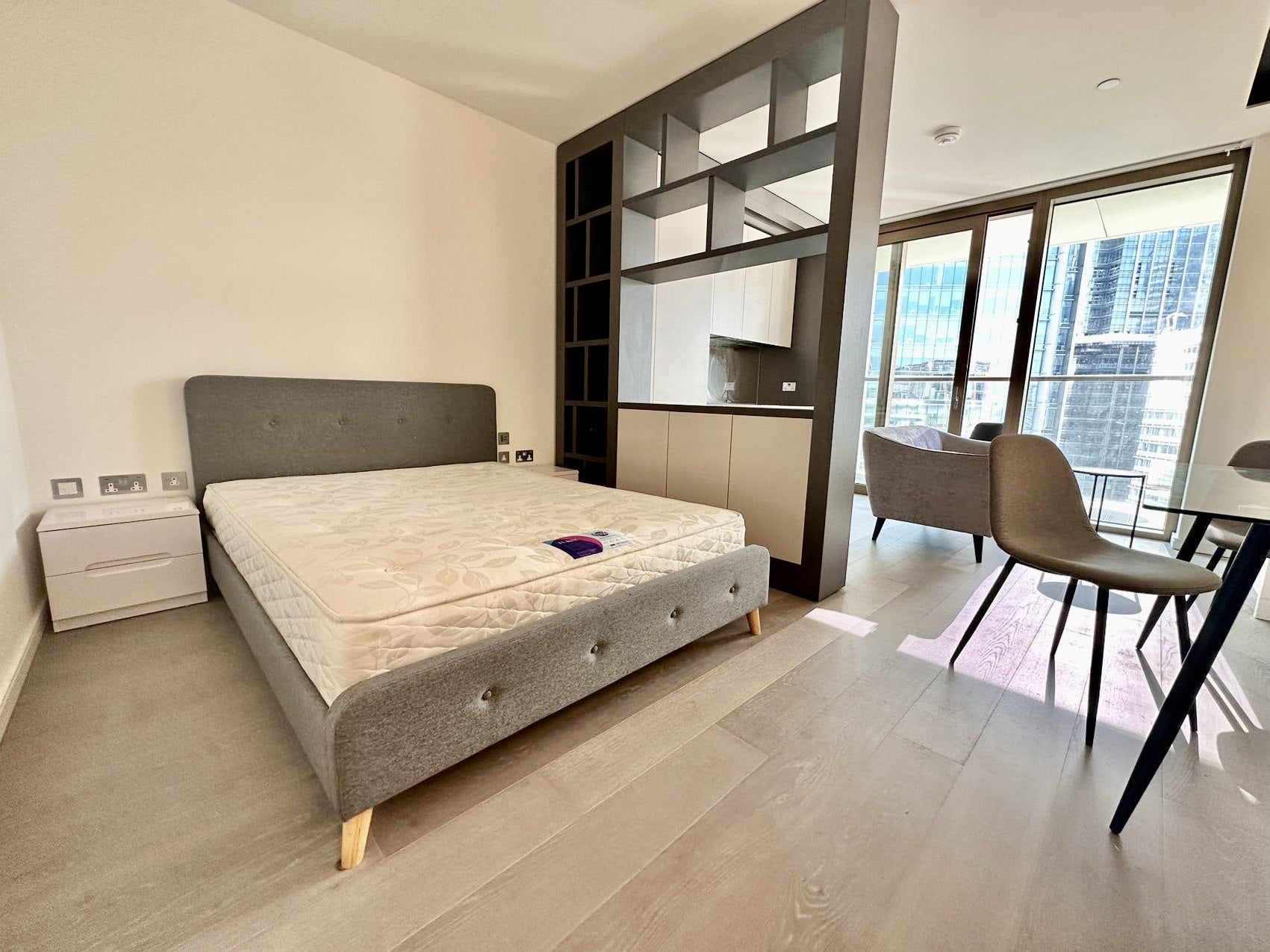 Flat Park Drive in Greater London