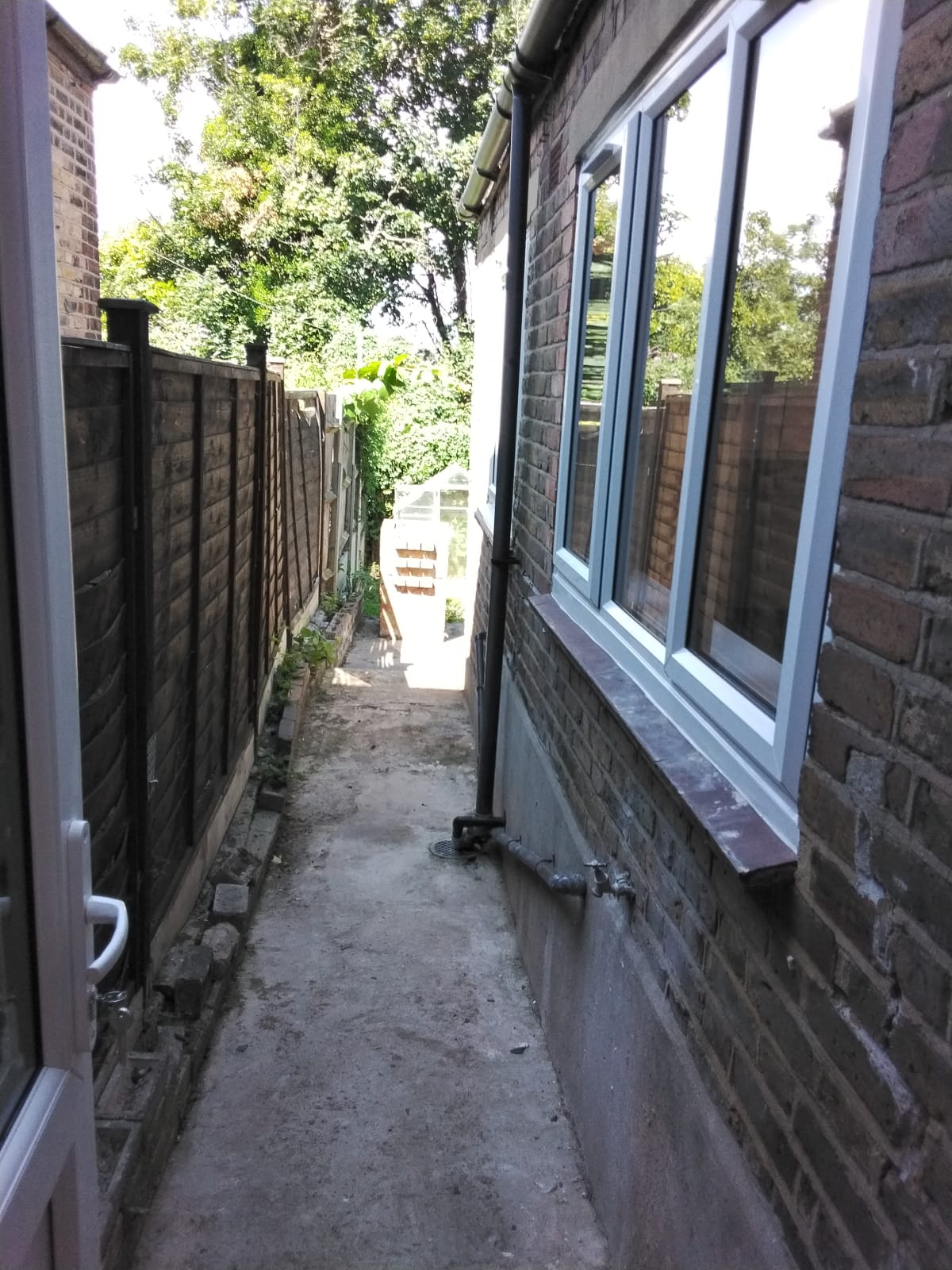 House Eastcombe Avenue in Greater London