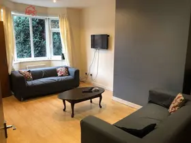 Flat Ash Road in Leeds