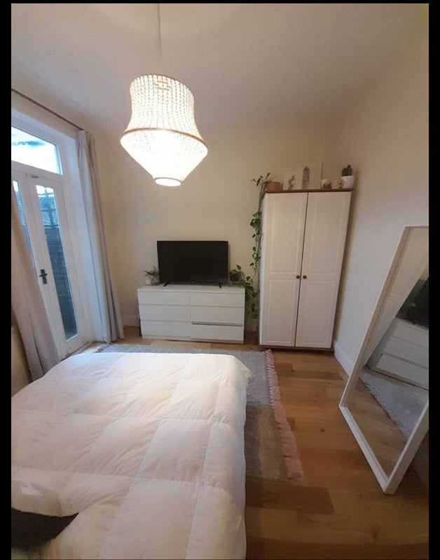 Room Thackeray Road in Greater London