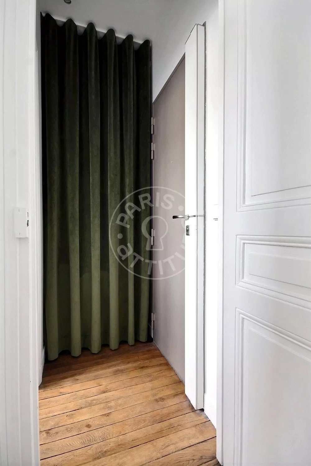 Appartement Rue des Trois Bornes à Paris