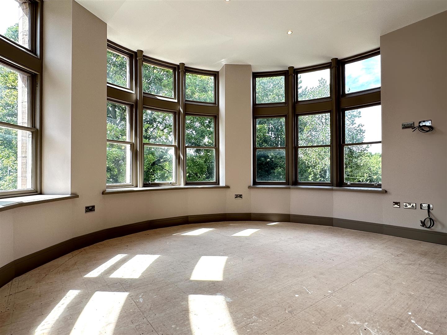 Flat Coach House Lane in London