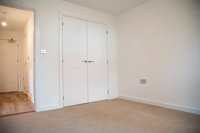 Flat Winnall Manor Road in Winchester