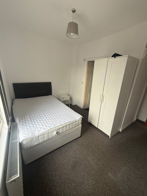 Room Avonvale Road in Bristol