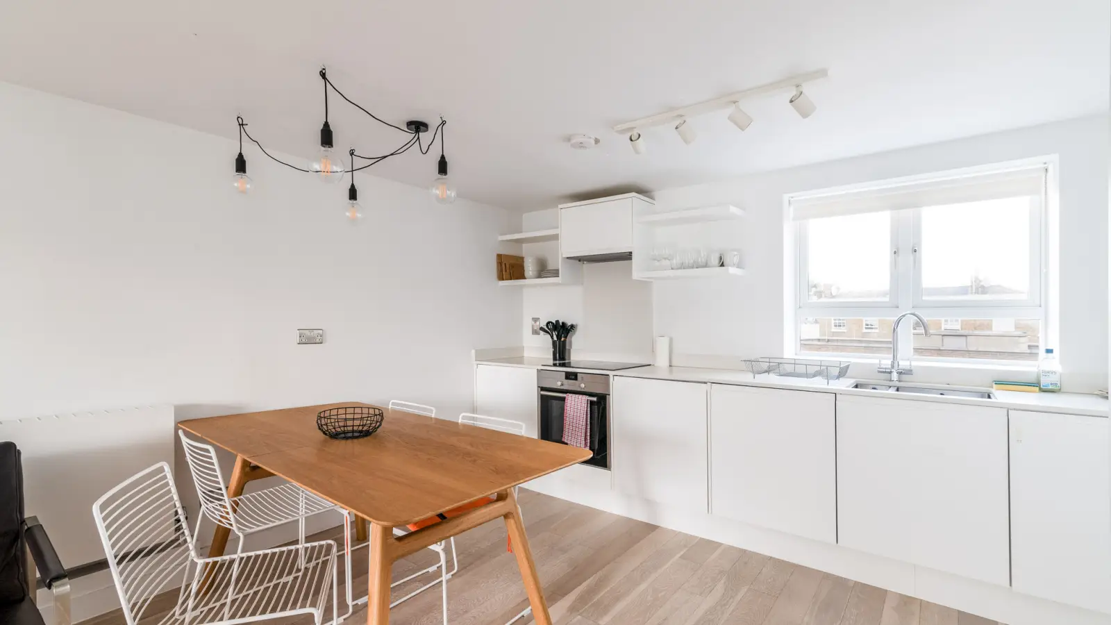 Flat Palace Mews in City of Westminster