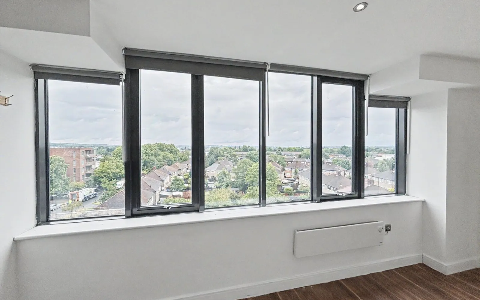 Flat Elmgrove Road in Greater London