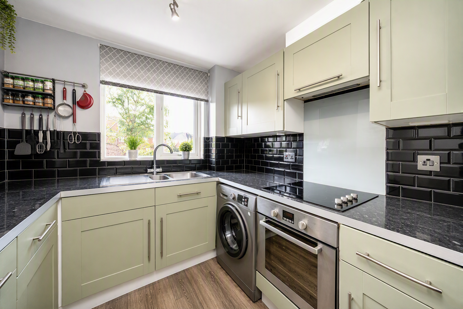 Flat Dominion Close in Greater London