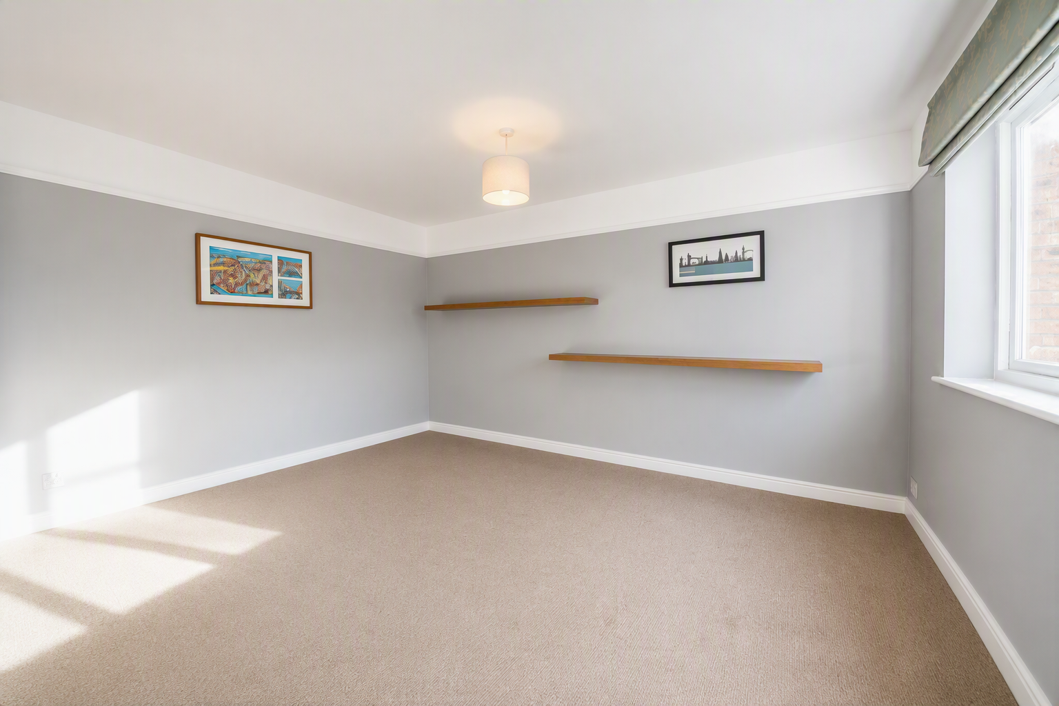 Flat Dominion Close in Greater London