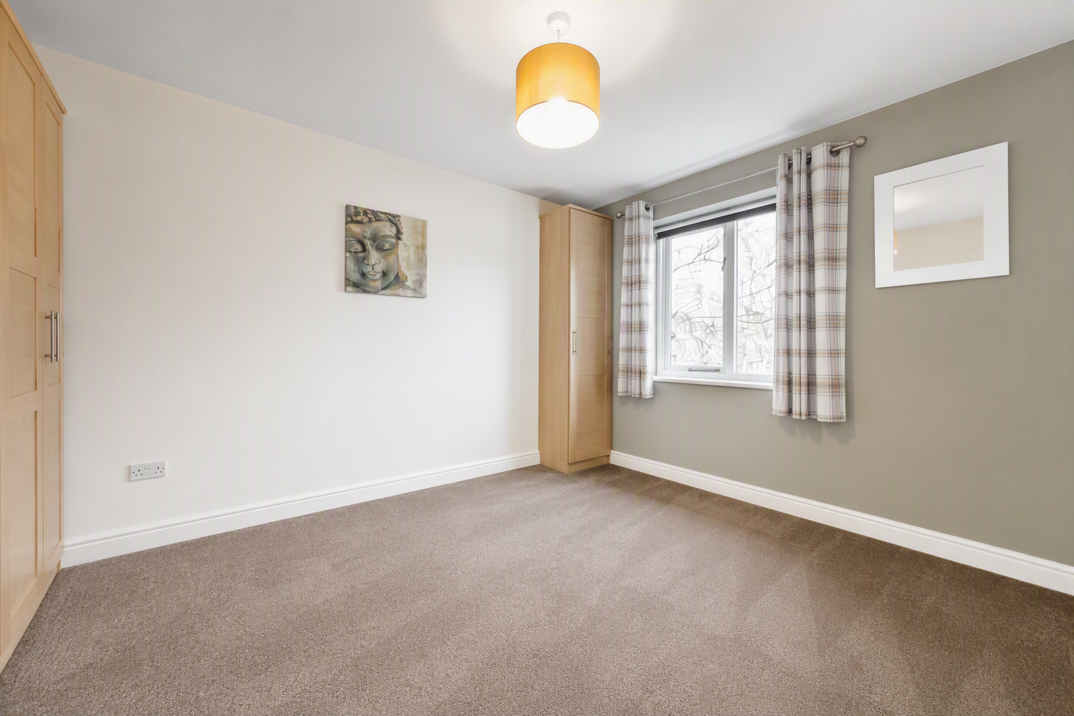 Flat Dominion Close in Greater London