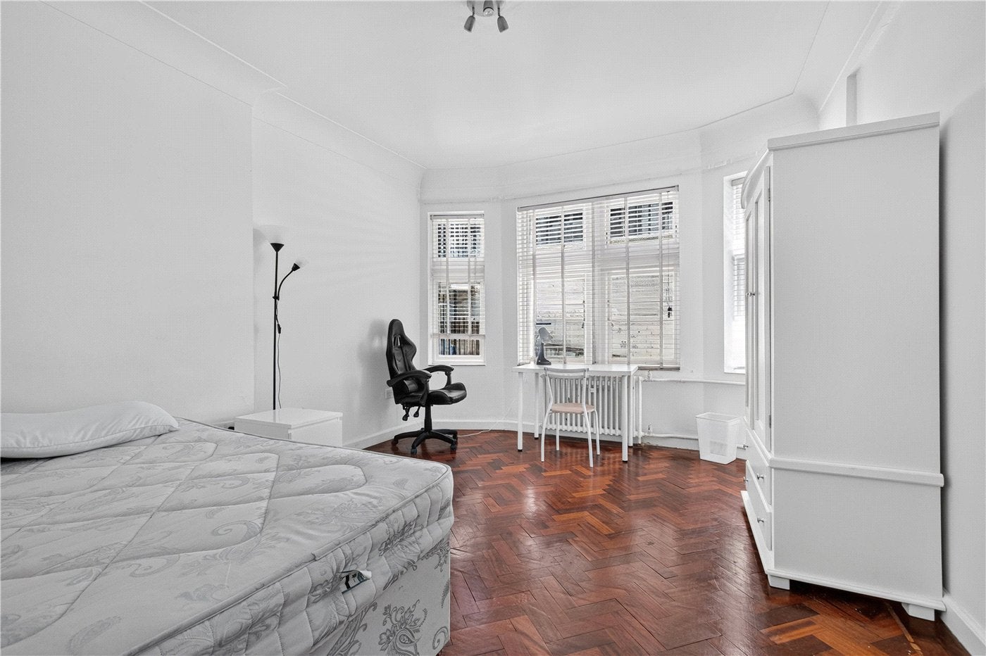 Flat Adeline Place in Greater London