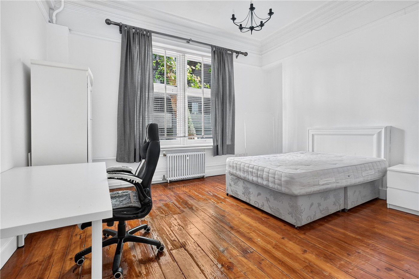 Flat Adeline Place in Greater London