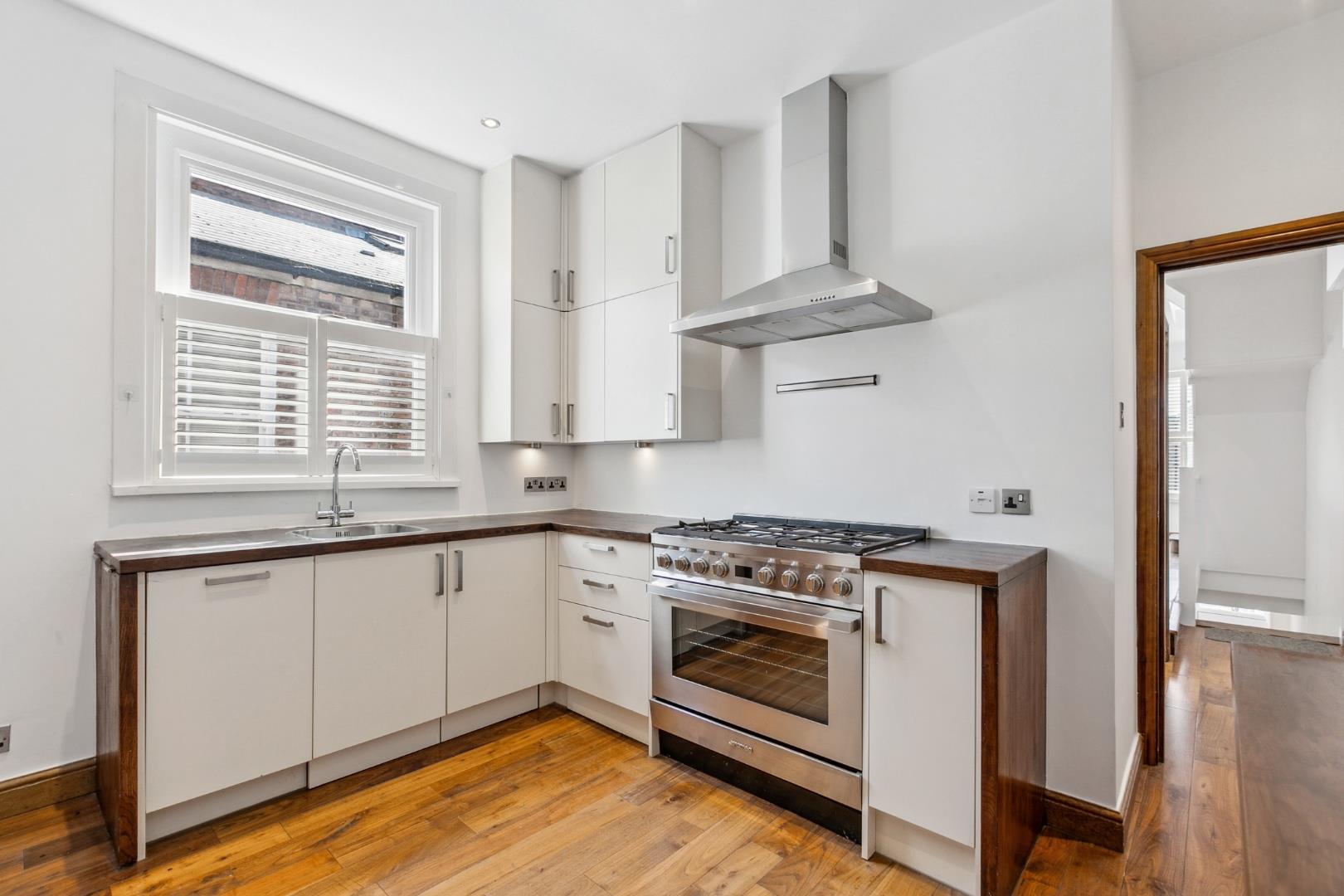 Flat Davis Street in Aberaman