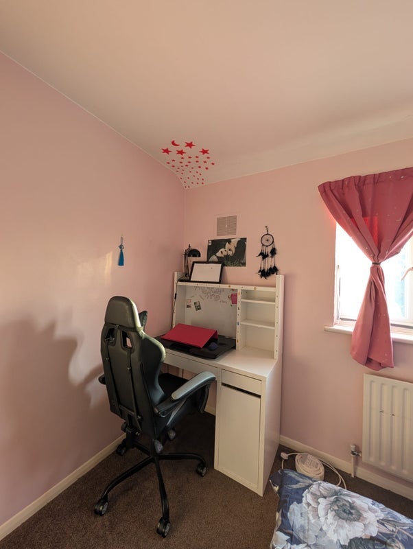 Room Burrfield Drive in Greater London