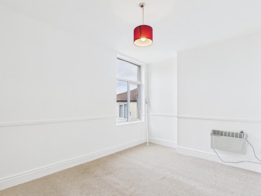 Flat Stubbington Avenue in Portsmouth