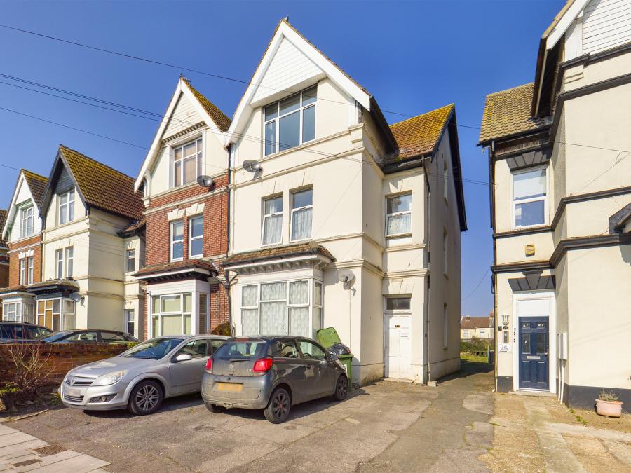 Flat Stubbington Avenue in Portsmouth