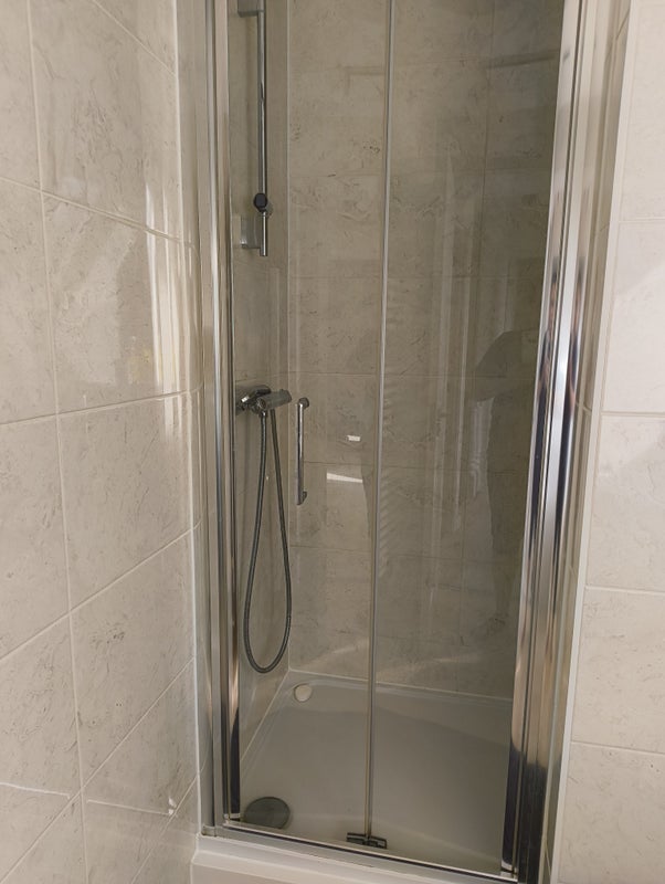Room Alderwood Close in Cardiff