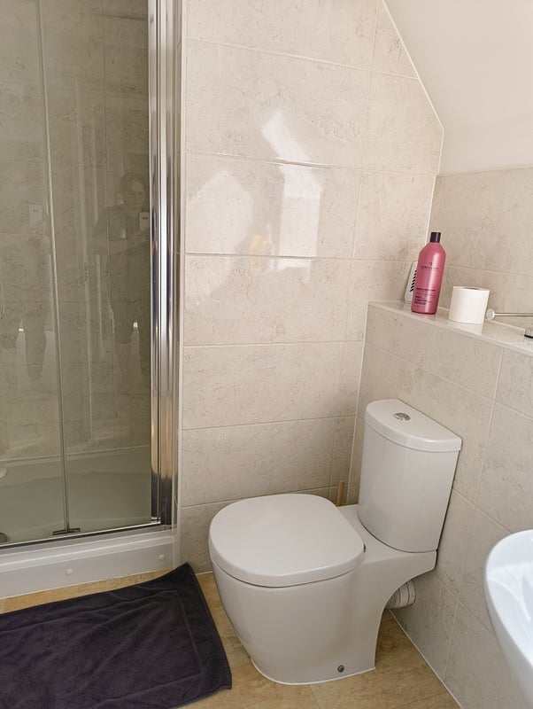 Room Alderwood Close in Cardiff