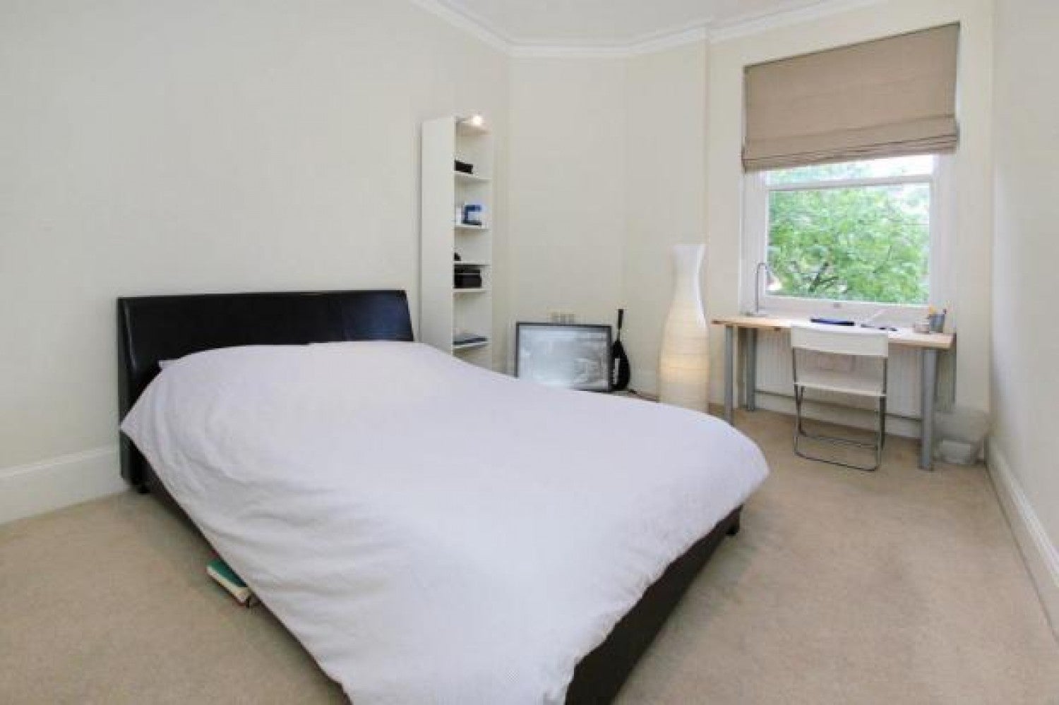 Flat Sumatra Road in Greater London