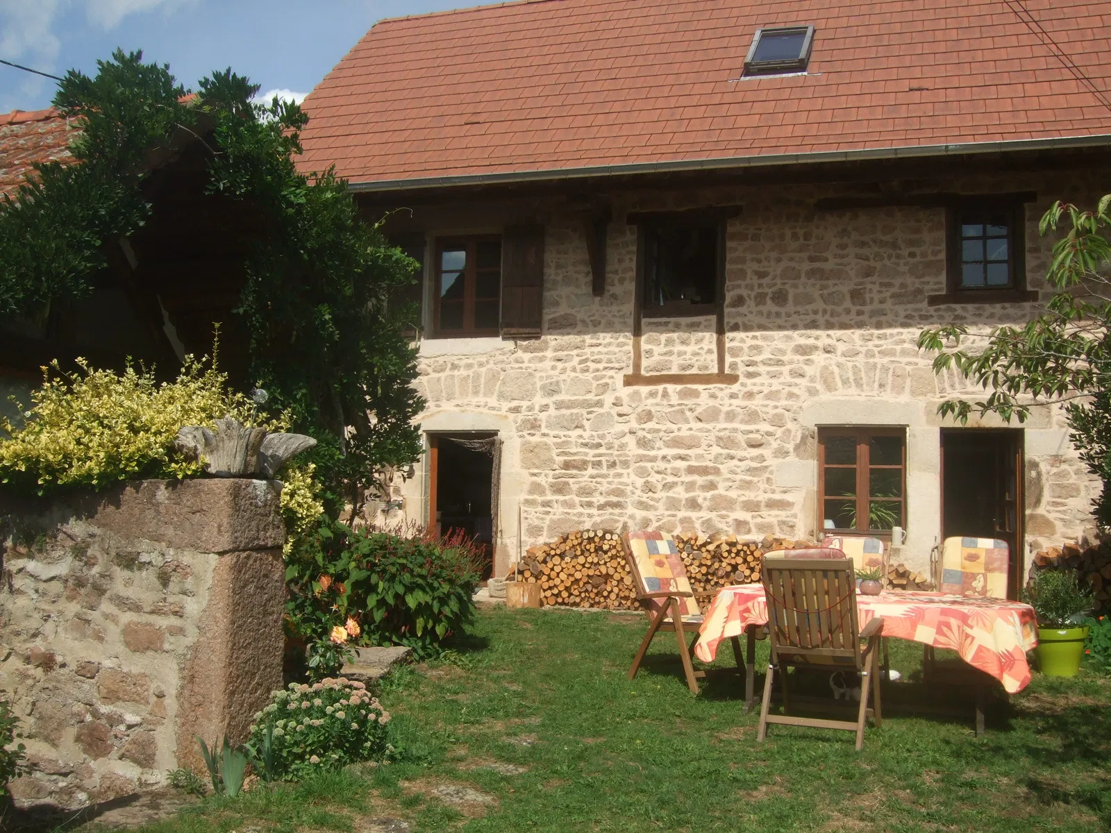 Room Chemin de Charnay in Montmelard