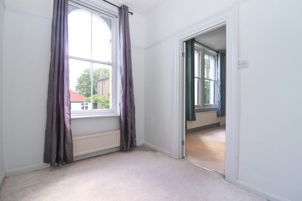 Flat St Leonard's Road in Greater London