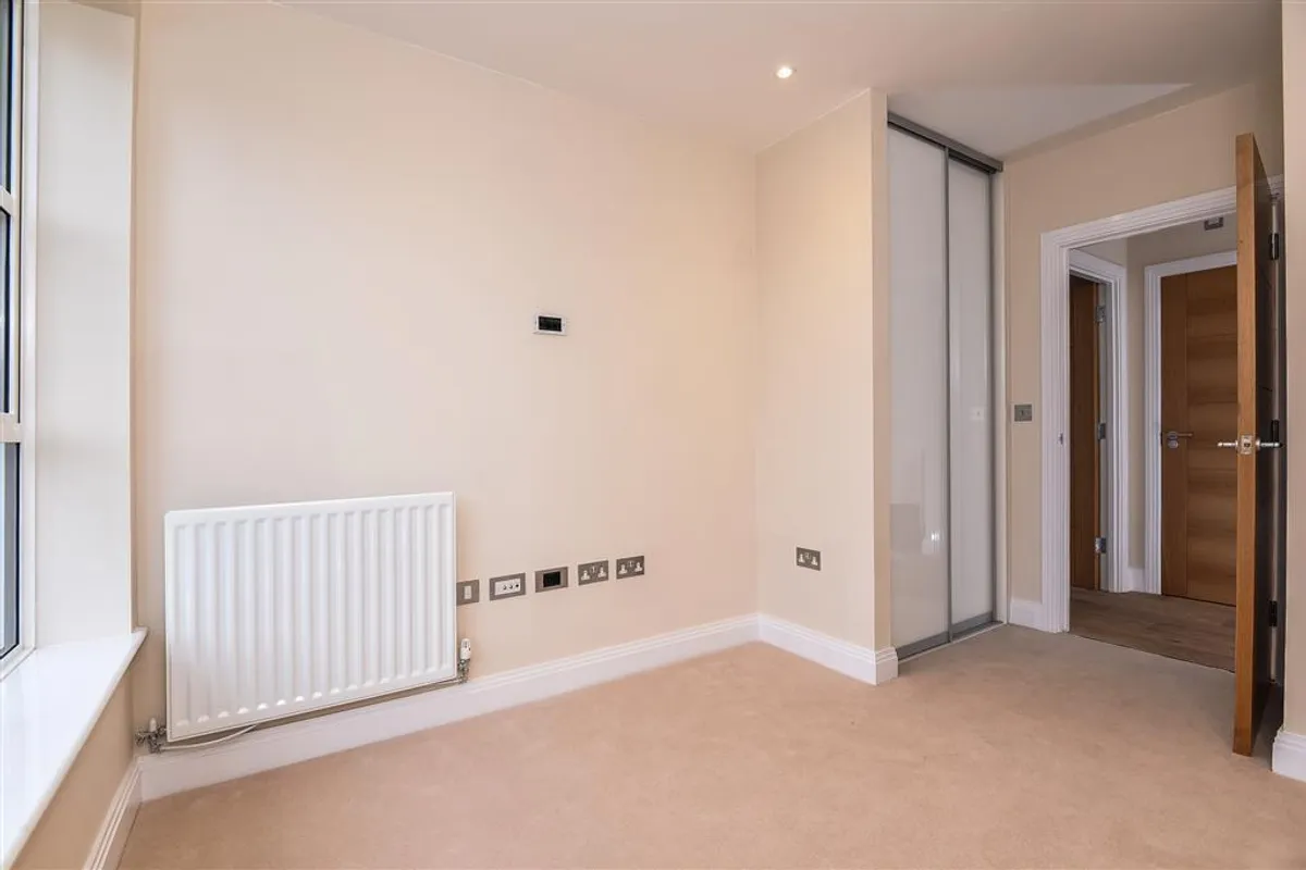 Flat Horticultural Place in Greater London