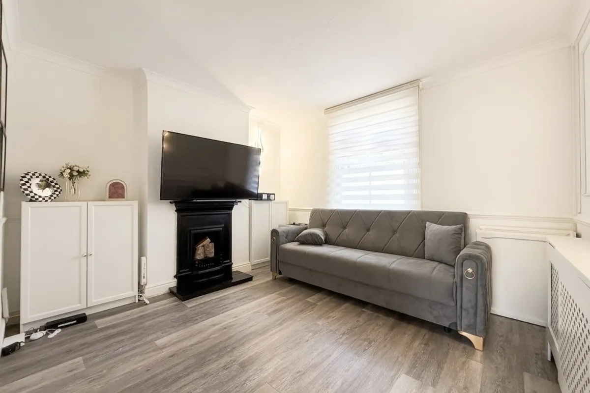 House Crown Road in Greater London
