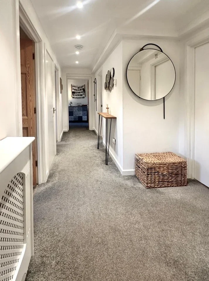 Flat Cortis Road in Greater London