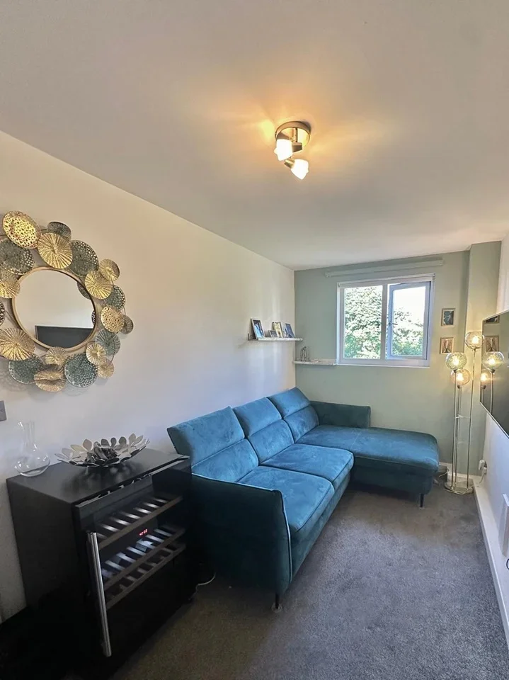 Flat Cortis Road in Greater London