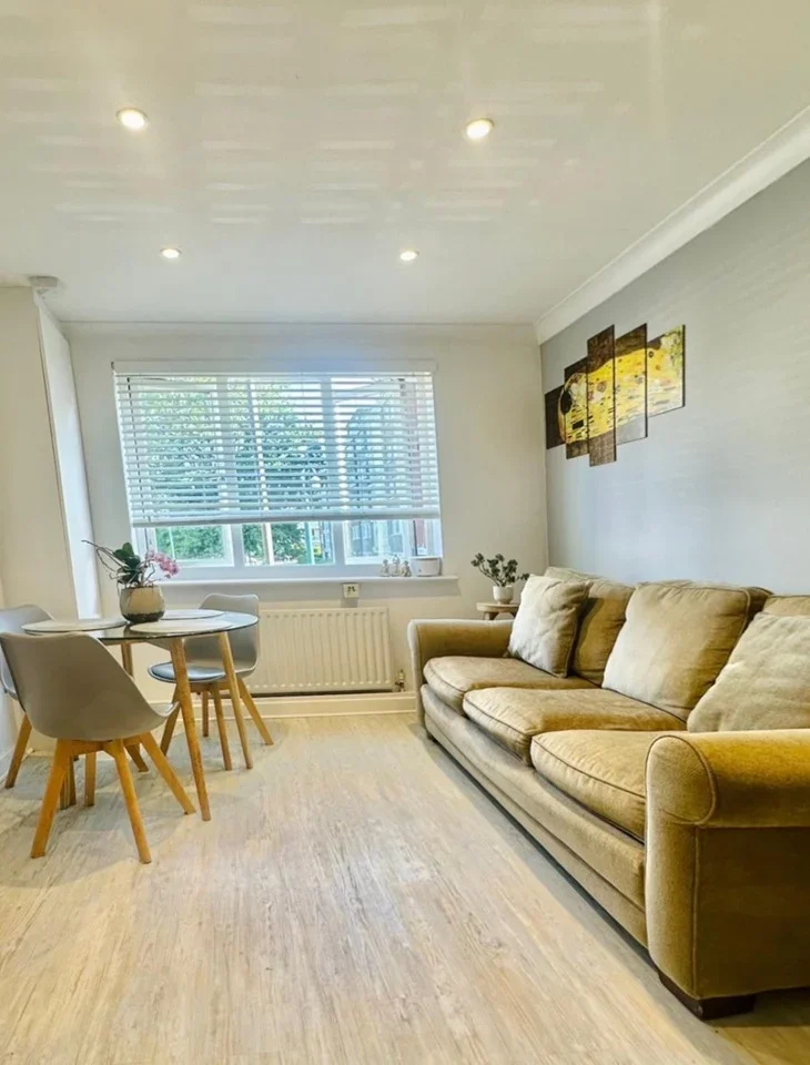 Flat Cortis Road in Greater London