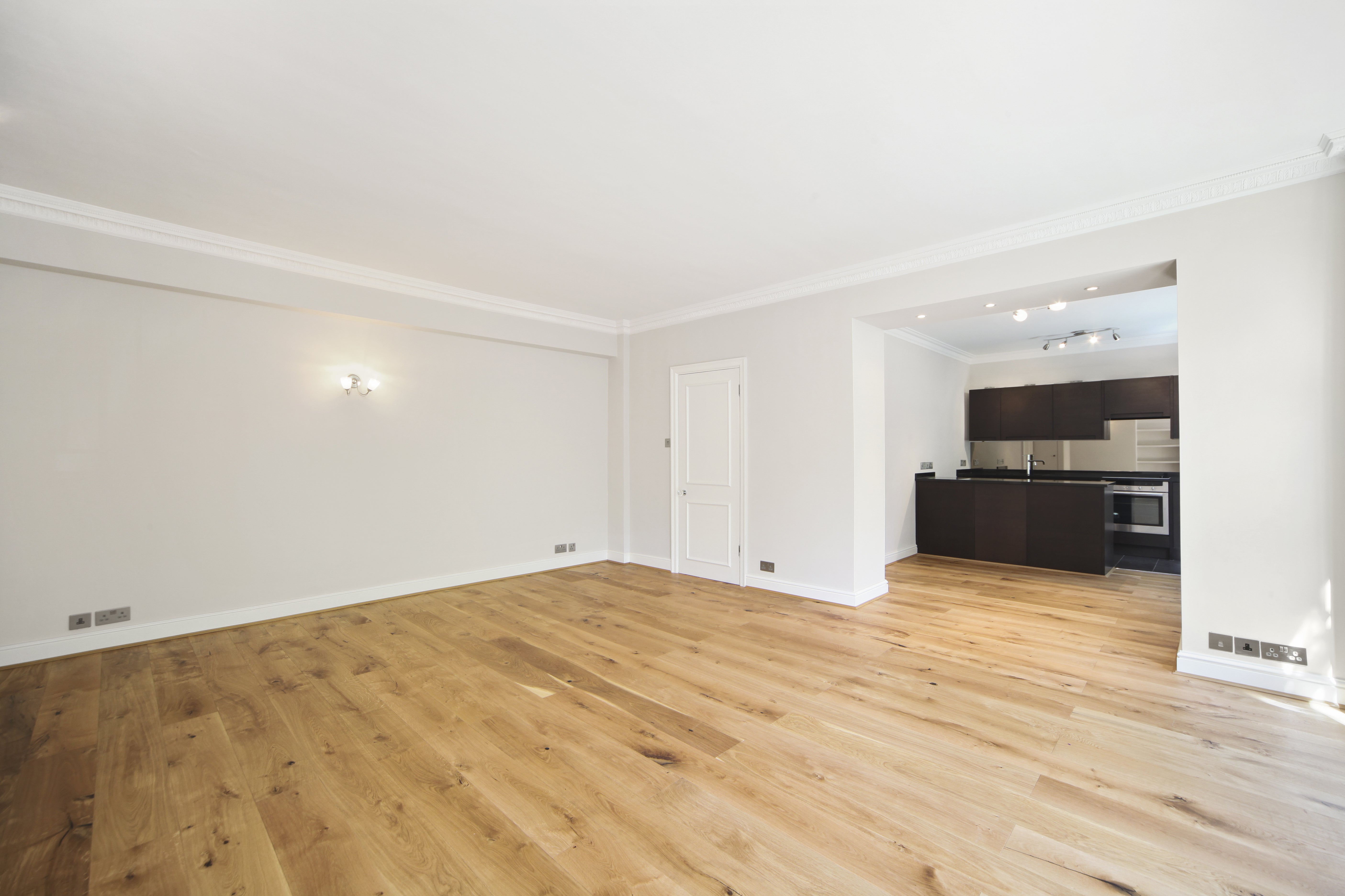 Flat Cheyne Walk in Greater London
